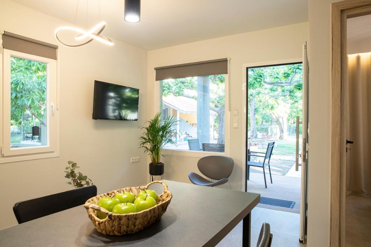 Appartamento Elena Luxury Living Paralía Skotínis Esterno foto