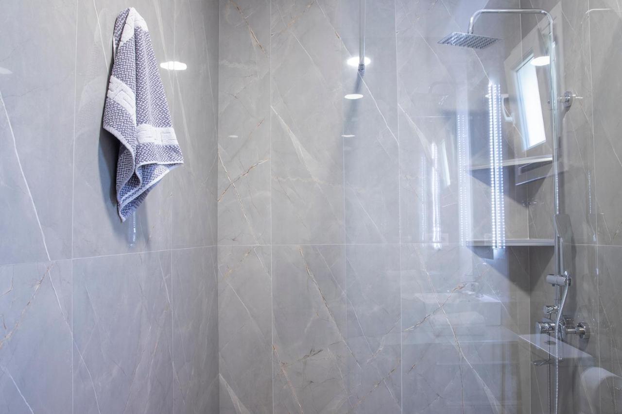Appartamento Elena Luxury Living Paralía Skotínis Esterno foto