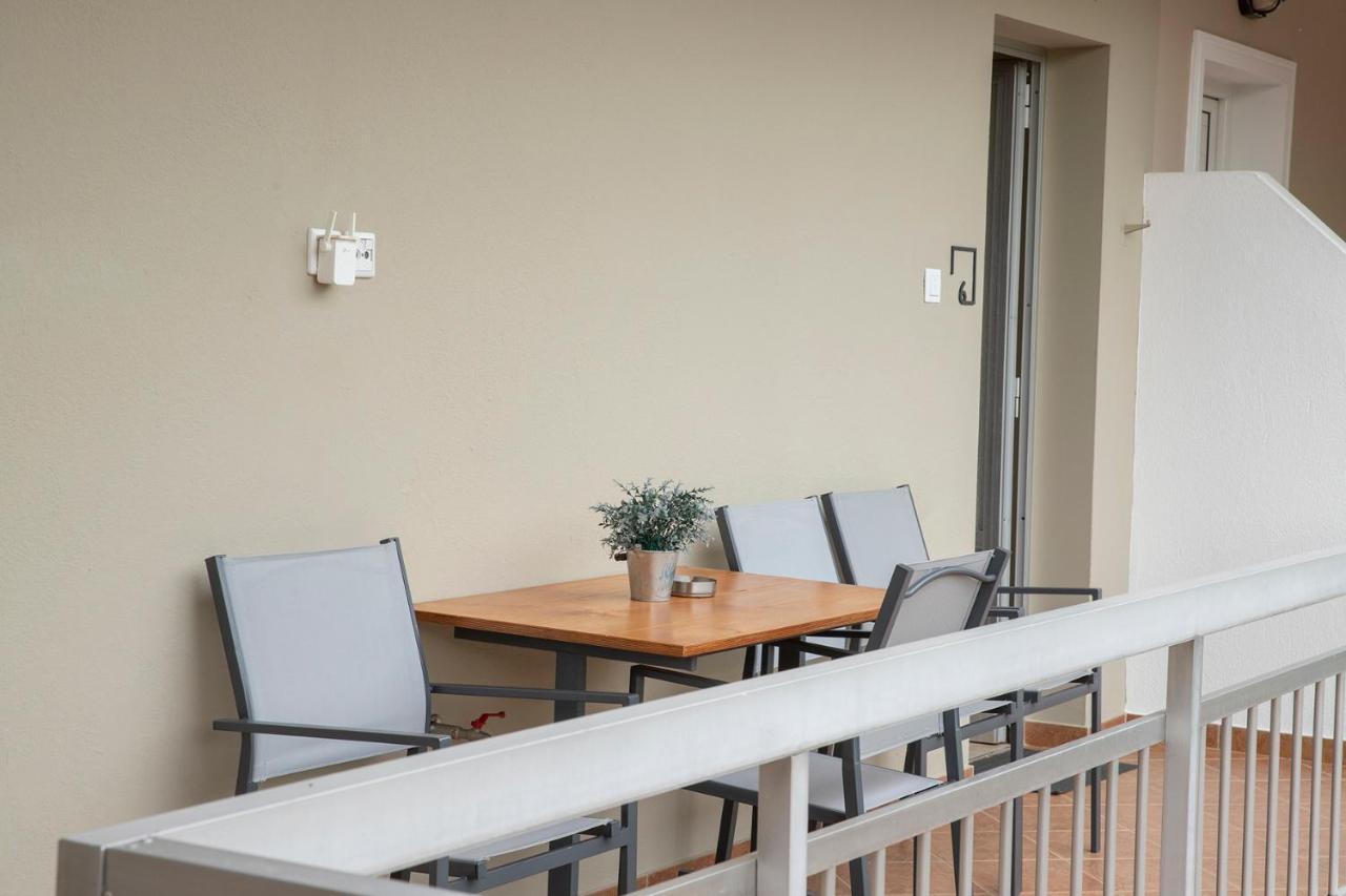 Appartamento Elena Luxury Living Paralía Skotínis Esterno foto