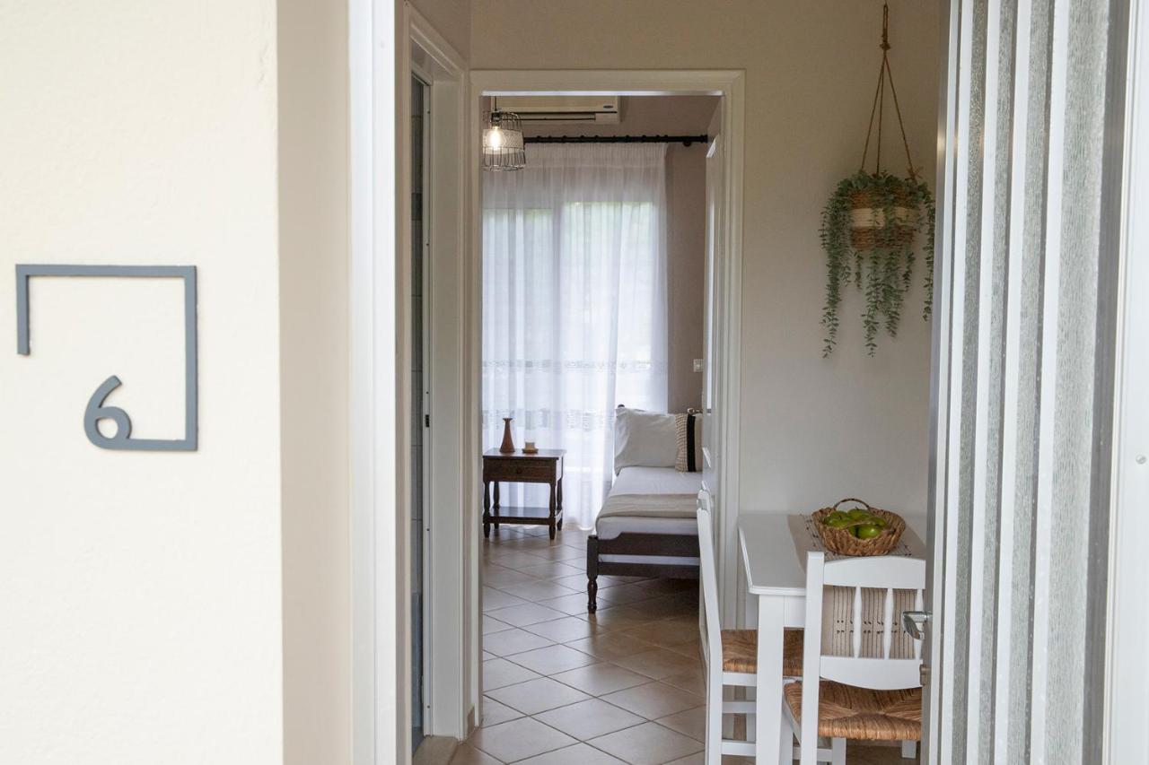 Appartamento Elena Luxury Living Paralía Skotínis Esterno foto